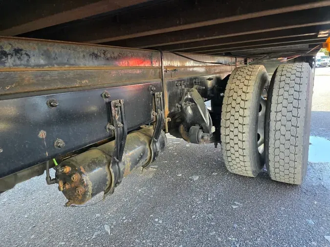 2018 FREIGHTLINER M2 106