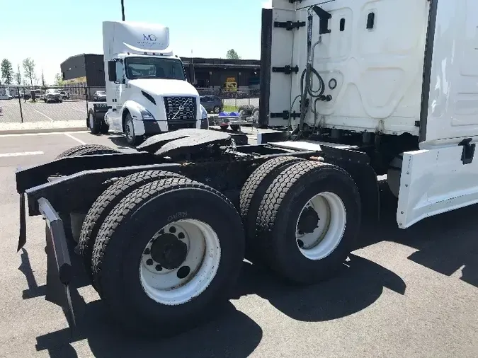 2018 Freightliner T12664ST