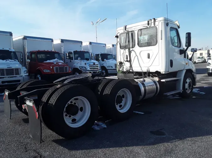 2018 FREIGHTLINER/MERCEDES CASCADIA 113