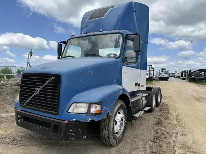 2006 VOLVO VNM64T2001be3b5f0a5899f1118166d96c1633560