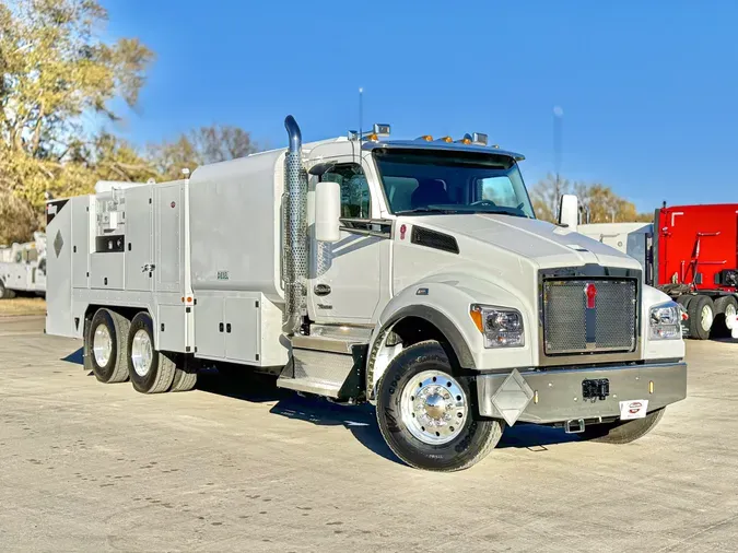 2025 KENWORTH T880S