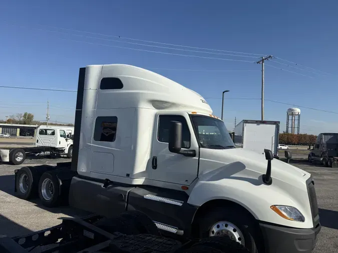 2022 International LT625