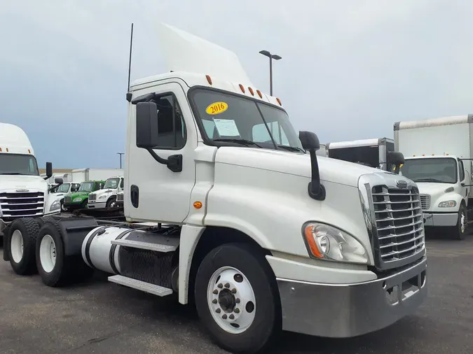 2016 FREIGHTLINER/MERCEDES CASCADIA 125