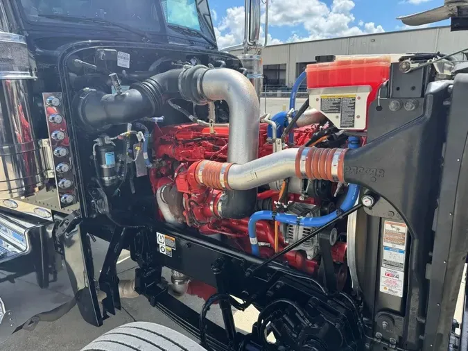2024 Peterbilt 389