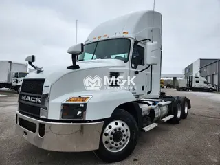 2022 MACK AN64T