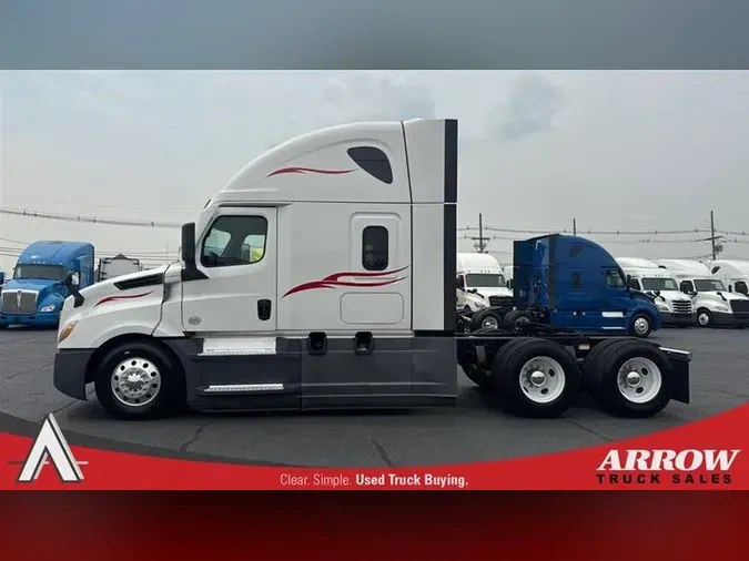 2021 FREIGHTLINER CA126