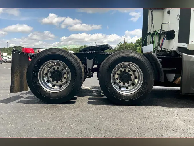 2022 INT LT625 6x4