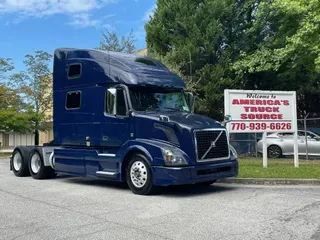 2017 VOLVO VNL780
