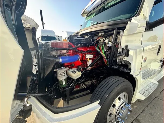 2023 Freightliner Cascadia 126