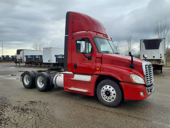 2014 FREIGHTLINER/MERCEDES CASCADIA 125