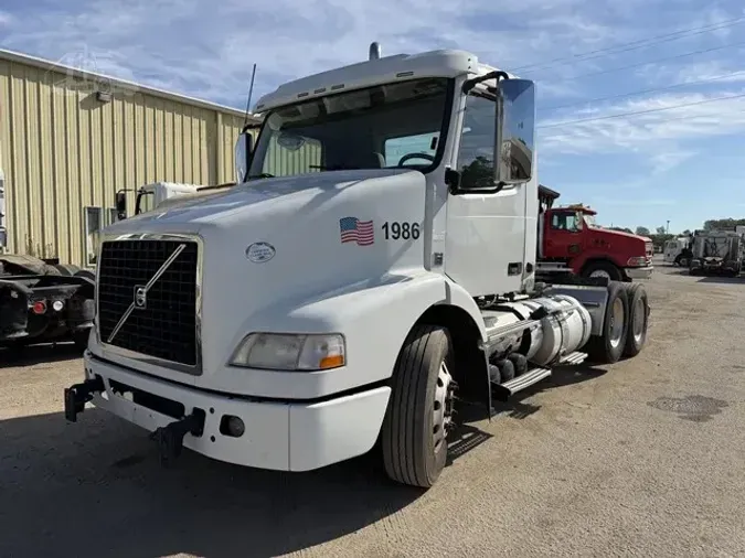 2017 VOLVO VNM64T2001c0b8babea1cef8cf36060431f048fa0