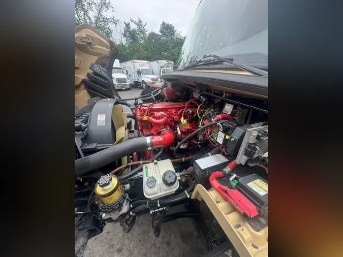 2019 FREIGHTLINER M2 106
