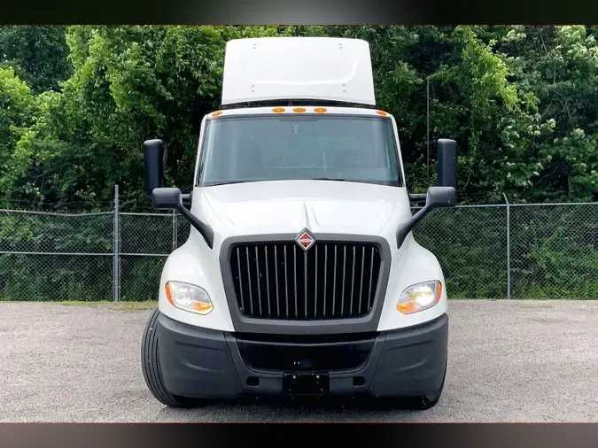 2022 INT LT625 6x4