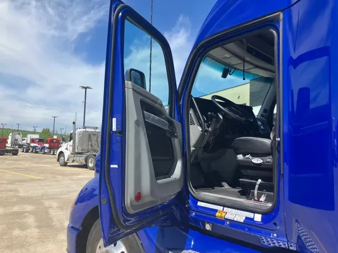 2022 Kenworth T680