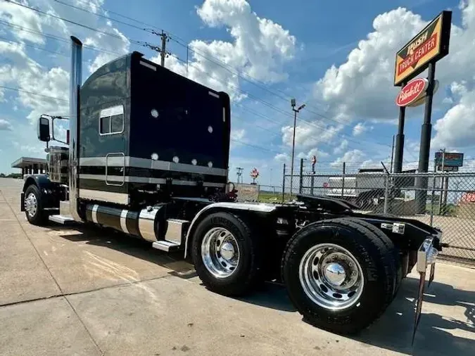 2023 Peterbilt 389