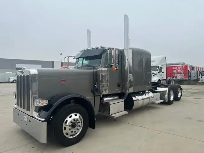 2023 Peterbilt 389