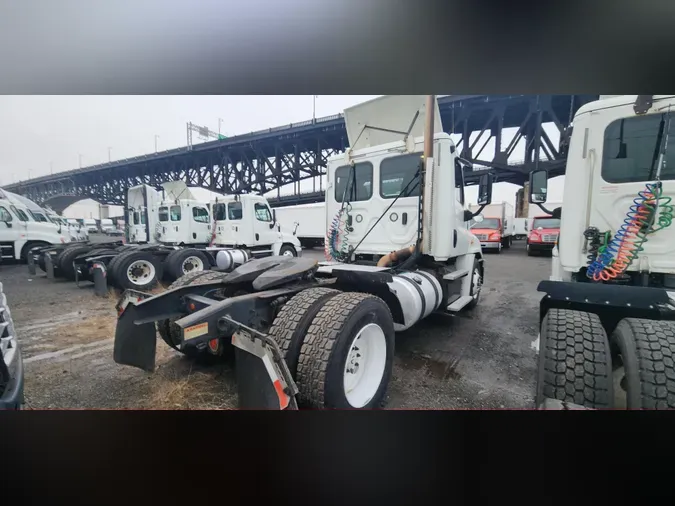 2018 FREIGHTLINER/MERCEDES CASCADIA 125