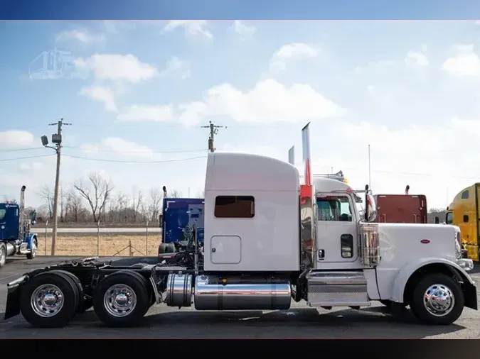 2023 PETERBILT 389