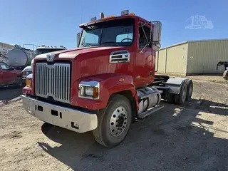 2017 WESTERN STAR 4700