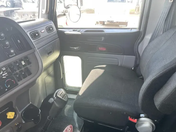 2019 Peterbilt 389