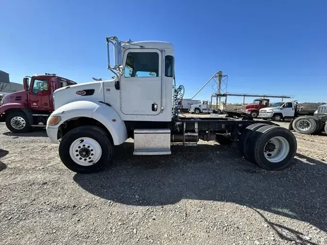 2011 PETERBILT 337