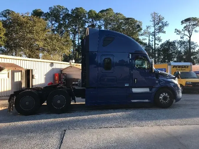 2019 Freightliner T12664ST