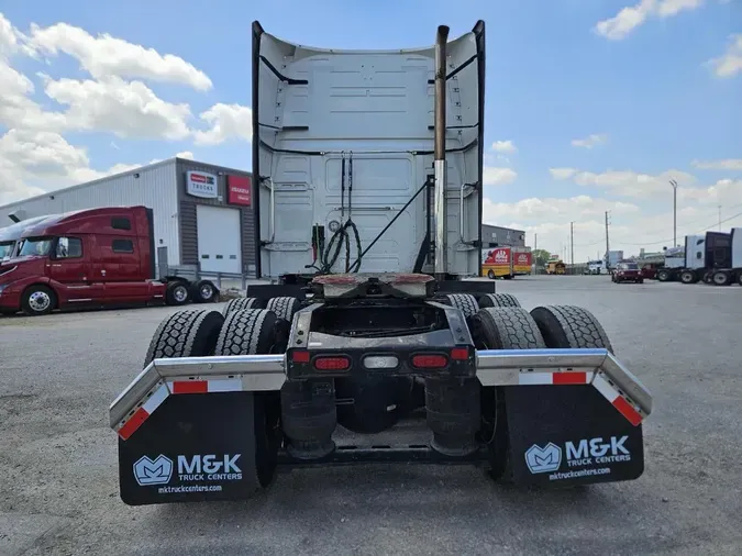 2020 VOLVO VNL64T760