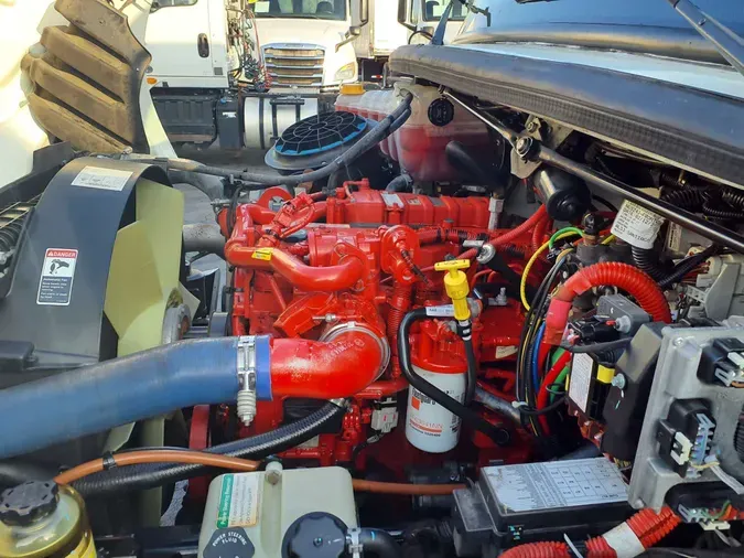 2022 FREIGHTLINER/MERCEDES M2 106