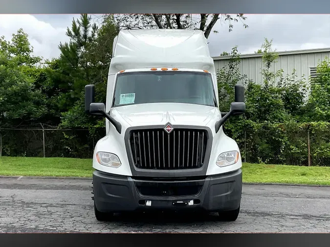 2022 INT LT625 6x4