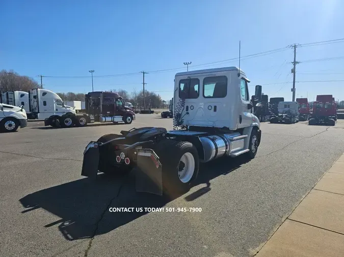 2019 FREIGHTLINER/MERCEDES CASCADIA 113
