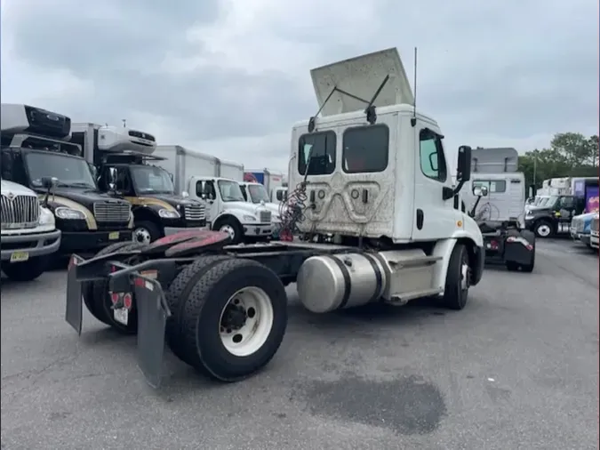 2020 FREIGHTLINER/MERCEDES CASCADIA 113