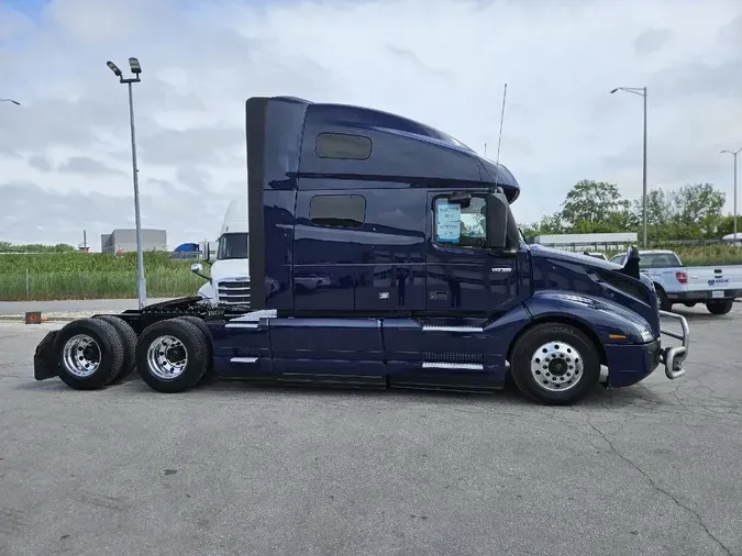 2023 VOLVO VNL64T760