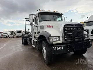 2016 MACK GRANITE GU713