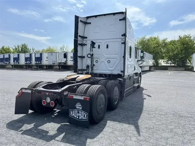 2021 FREIGHTLINER CA126