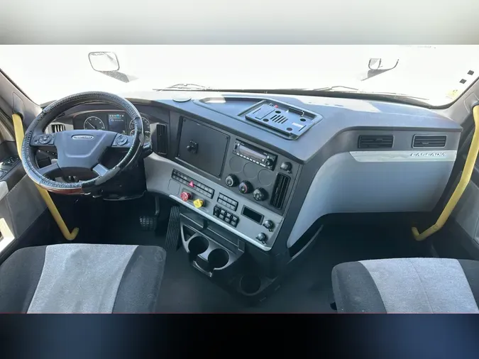 2022 Freightliner Cascadia 126