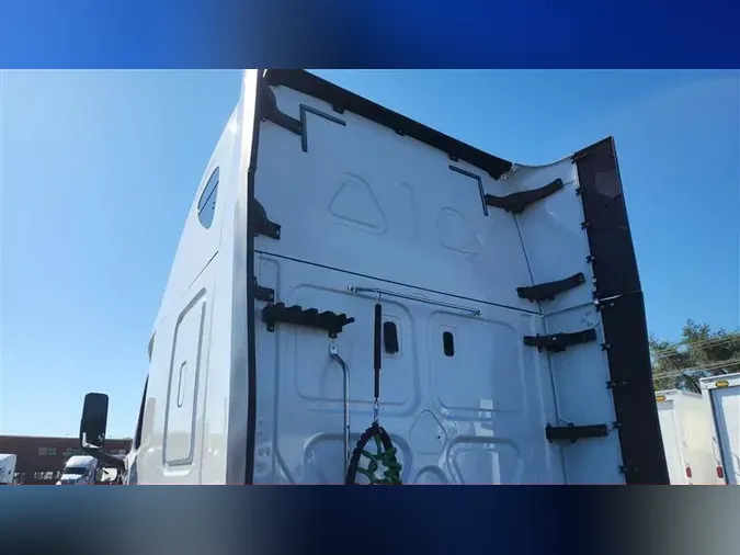 2020 FREIGHTLINER CASCADEVO1