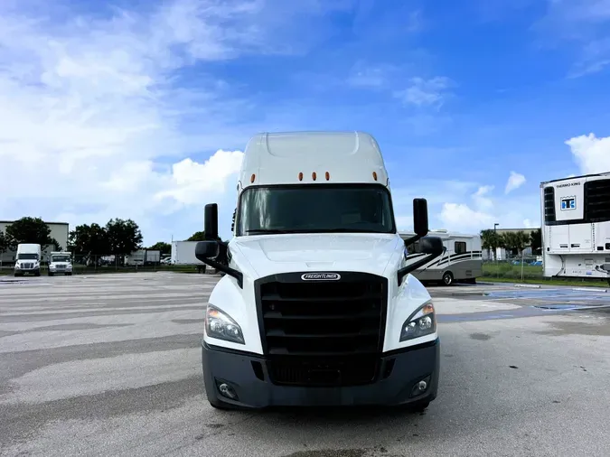 2020 FREIGHTLINER CASCADIA 126