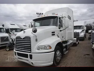 2013 MACK PINNACLE CXU613