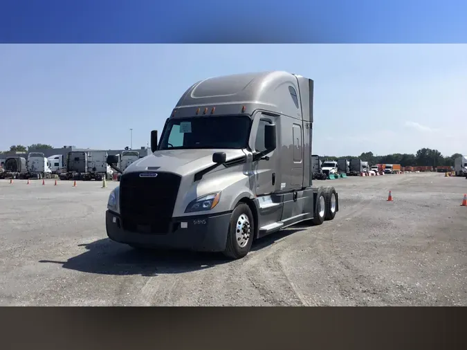2021 Freightliner Cascadia 126