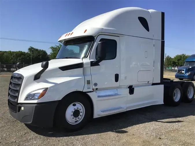2020 FREIGHTLINER CA126