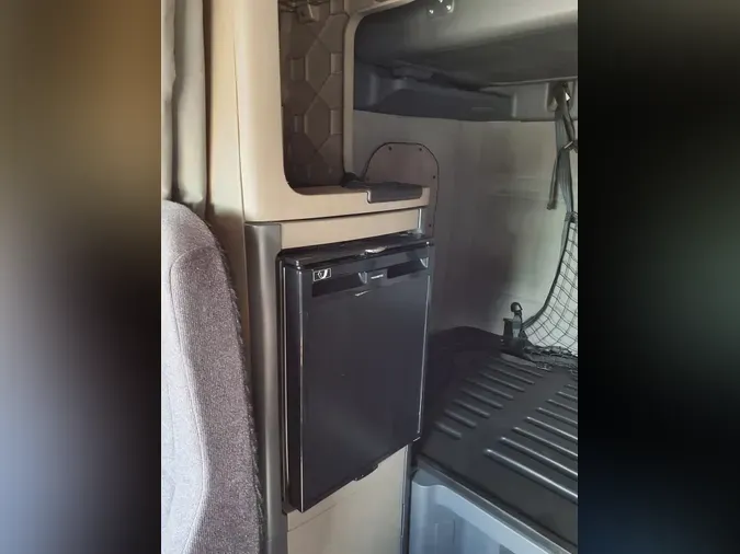 2019 FREIGHTLINER/MERCEDES CASCADIA 125