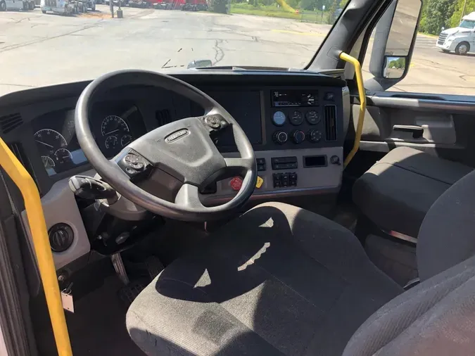 2022 Freightliner PE116DC