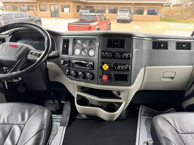 2023 PETERBILT 579