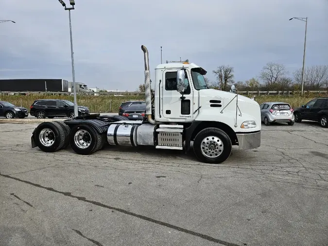 2014 MACK CXU613