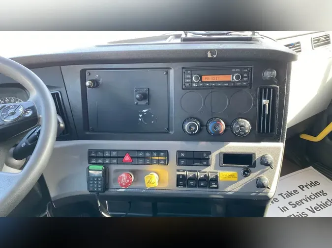 2022 Freightliner Cascadia 126