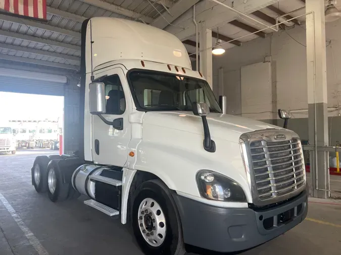 2018 FREIGHTLINER/MERCEDES CASCADIA 125