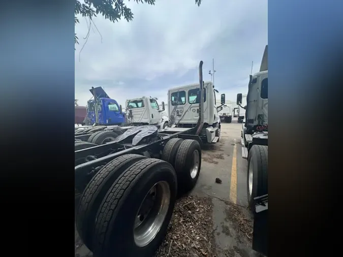 2019 FREIGHTLINER NEW CASCADIA 116