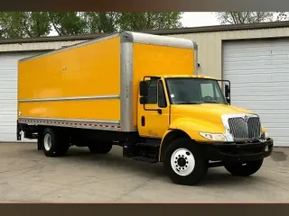 2018 International 4300 SBA 4X2