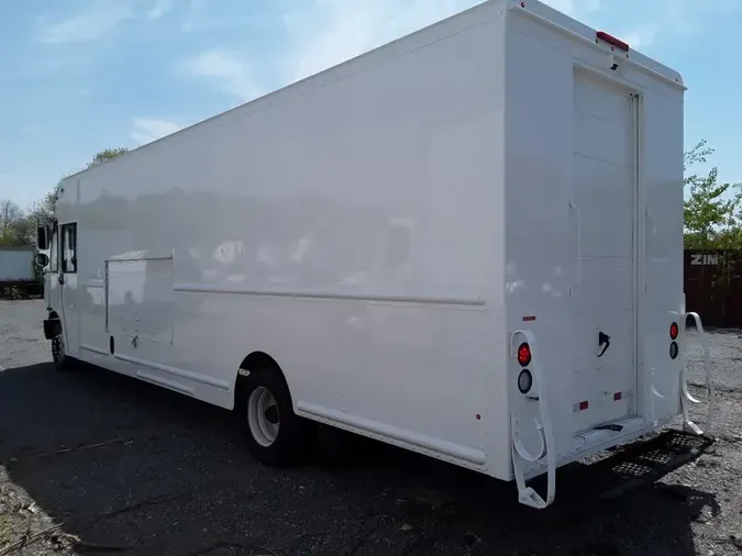 2017 FRTLR CUSTOM CHASSIS CORP MT55