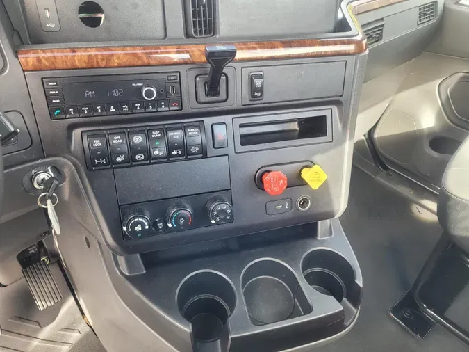 2022 International LT625